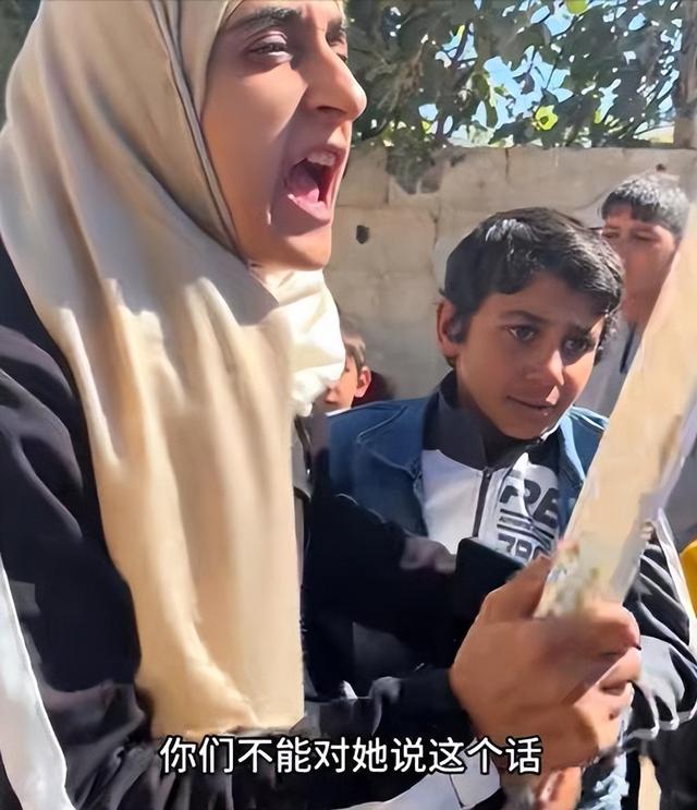 中国要提防巴基斯坦，看看他们的小孩，随口就：“秦腔穷”