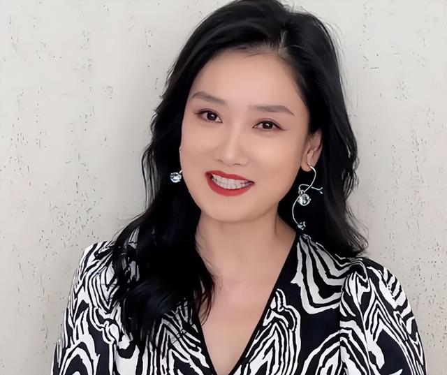 落地的凤凰不如鸡？曾毅"销声匿迹"几个月后，玲花的现状令人唏嘘