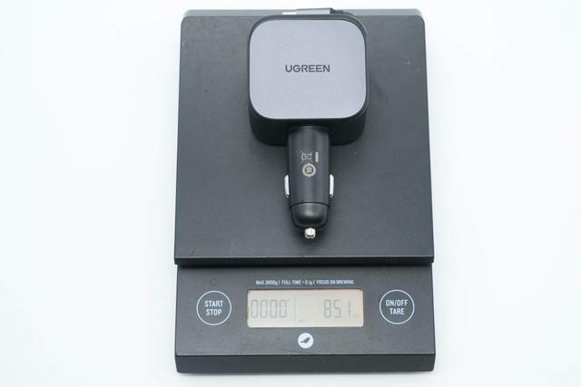 绿联 60W 伸缩线车载快充评测：全协议覆盖，手机平板都能 “喂饱”