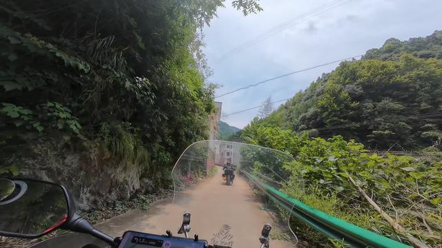 皖浙摩旅二人转——万二篇