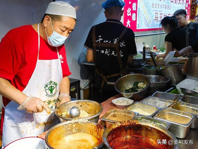 【东方微笑 多彩麦积】麦积区暑期旅游市场持续升温 “老字号”麻辣烫成游客打卡热点