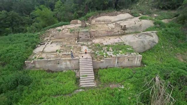 重庆北碚有座龙头山，山上有座400多年的明代老庙，叫“观音堂”