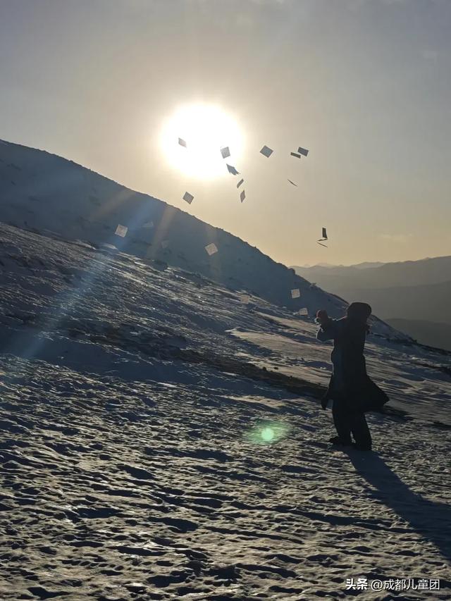 成都周边耍雪地:松潘,一次看完雪山、冰瀑、雾凇和雪原