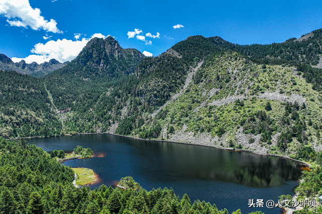 百万职工游巴蜀 | 重庆高铁直达的17℃夏天，高山湖泊 × 温泉瀑布×火把节！趁现在人少赶快冲！