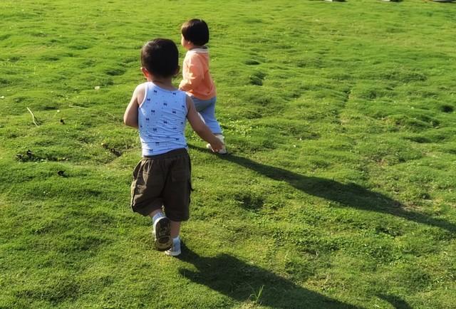 孩子拖拉磨蹭不是懒！心理学家：家长越催越废	，这才是正确做法！