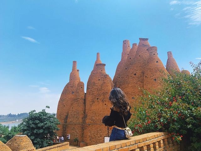 云南10天自由行愁规划？钉钉AI表格出马，路线预算行李全拿捏