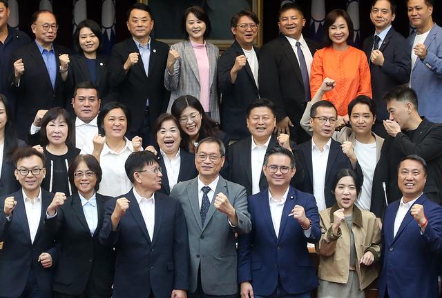 果然不出所料：郑丽文想来北京的消息传遍岛内，民进党开出条件