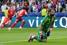 欧洲杯-卫冕冠军出局！意大利爆冷0-2不敌瑞士 止步16强图片