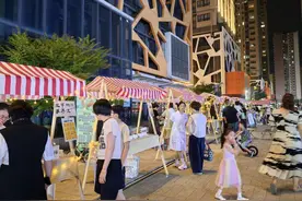 中医夜市进社区 居民乐享“养生局”图片