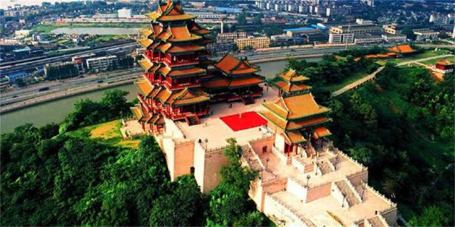 景区大门越搬越远，景点被“分段售卖”，游客怨声载道如何破解？
