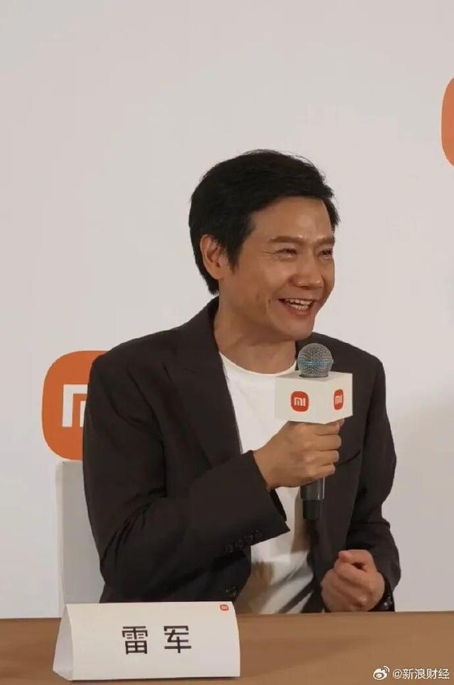 小米发布磁吸充电宝，雷军：iPhone不做的我们来做，完美兼容iPhone17系列手机