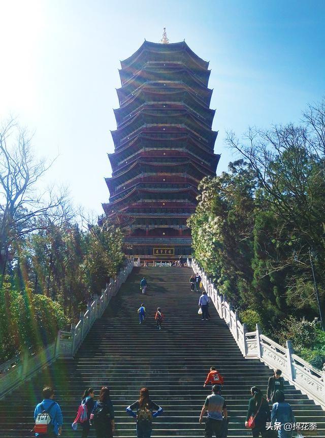 曲靖不算有独特资源的旅游城市 但一定是值得来走走的地方