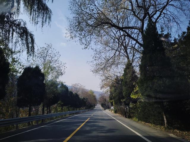 南行漫记：从卢氏走陕西S101红叶大道到南五台服务区露营