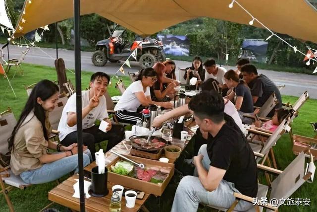云中漫步、 彩虹滑道、飞拉达攀登……九女峰8大亮点爽完整个假期！
