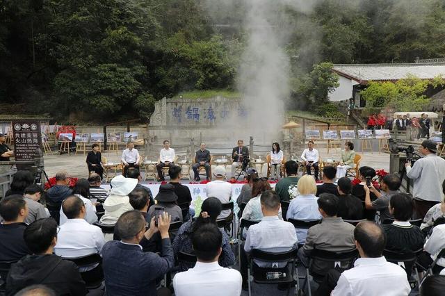 温泉喷涌 “浴”在保山：“有一种叫云南的生活·旅居云南”