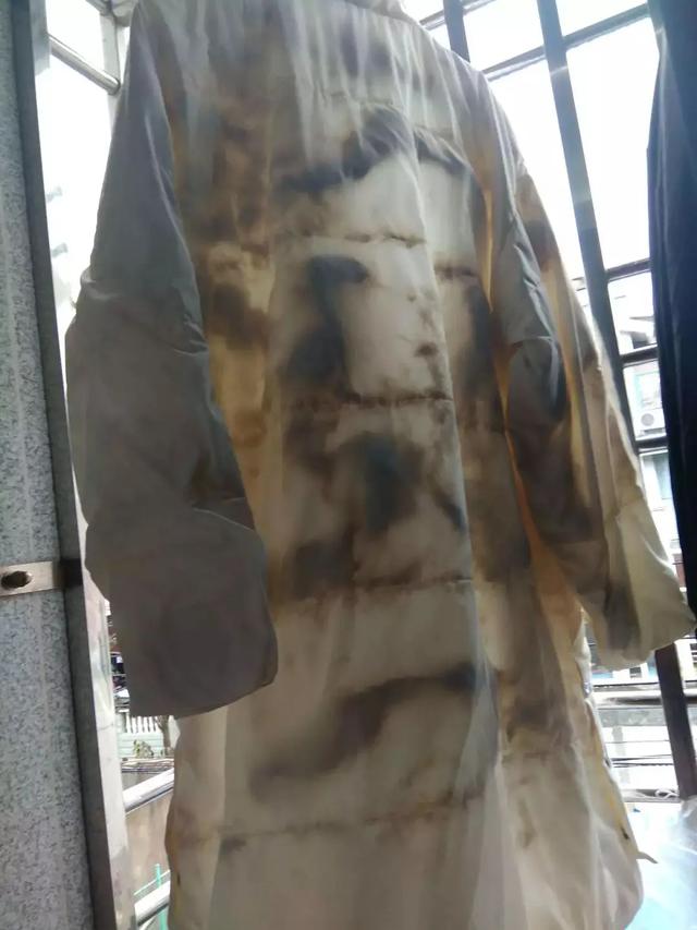 羽绒服脏了不用干洗,教你自己在家洗羽绒服,比洗衣店洗的更干净