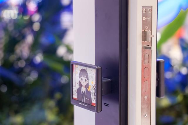 萤石 AI 智能锁强势登陆 2025 五金展：Y5000FVX 系列双产品亮相