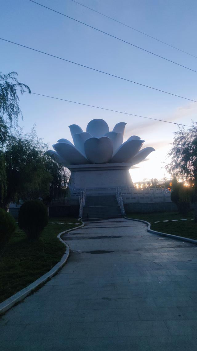 爬拉萨南山公园