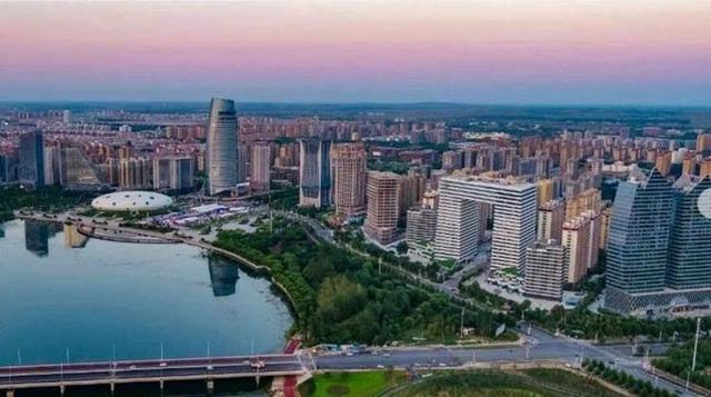 河南人口最少的地级市，面积比开封、许昌小，常住人口不足160万