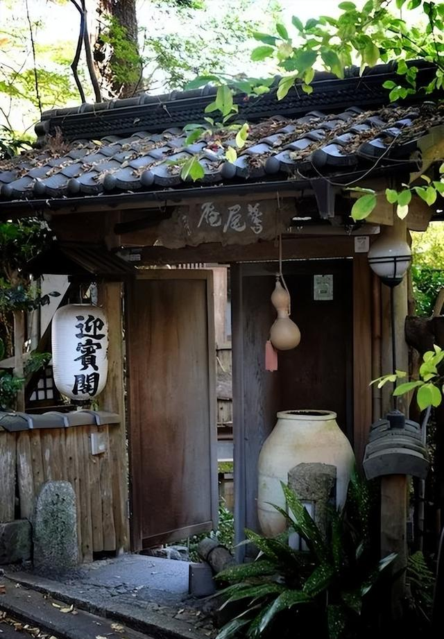 愿得一小院，慰我半生尘