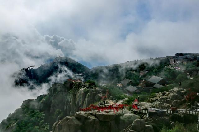 登初秋泰山，揽日出云海浩渺盛景