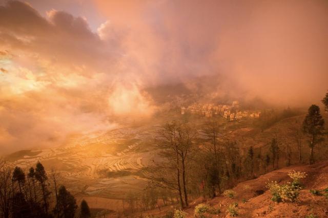 这个元旦，来元阳观赏梯田光影，参加百米长街宴吧