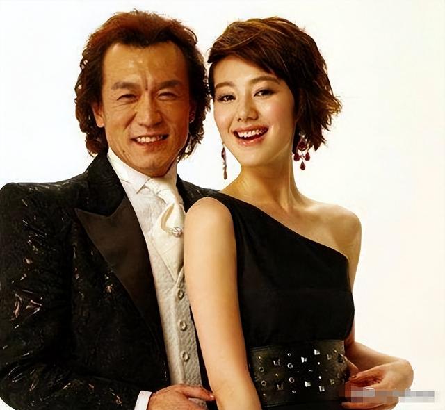 讨好大佬，陪睡上位，遭央视“开除”	，她身上的标签哪个才是真的