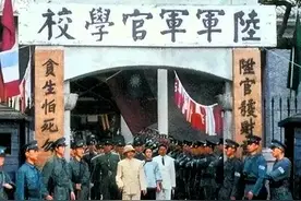 来看看黄埔军校第一期到第五期毕业的抗日将领，他们分别是哪些人图片