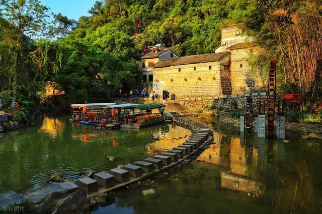 7个人少清净的古村镇，秋冬季节适合来，赏秋或躺平，日子很安逸