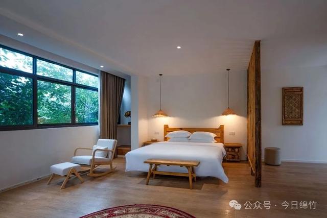 超凉快！走！住小院枕山风，做绵竹“山系青年”……
