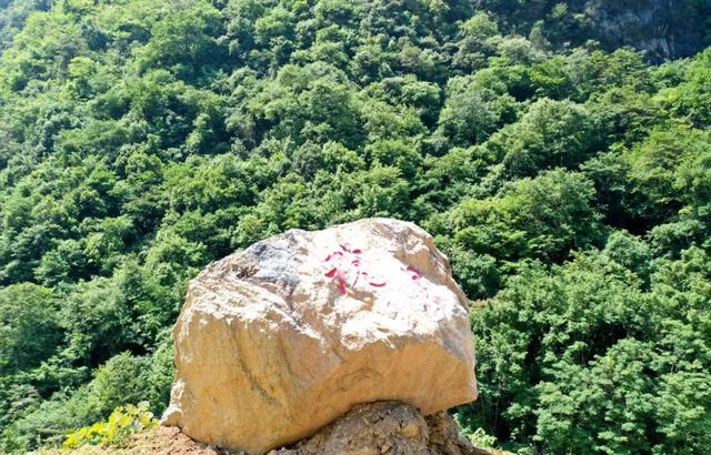 逃离高温，在月亮峡过一场25℃的盛夏!