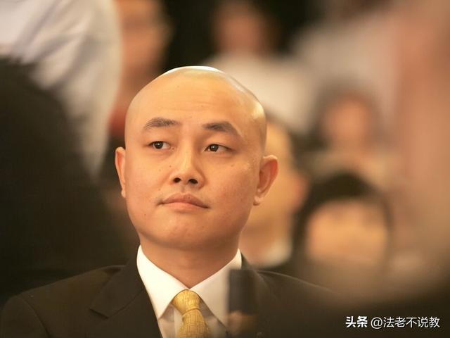 国家出手5位首富被抓！有些已入外籍，原因曝光，早该迎来这一天