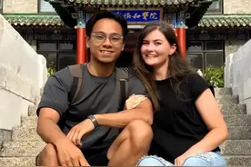 密歇根女外教嫁给香港小伙，异国恋长跑八年，如今在武汉生活图片