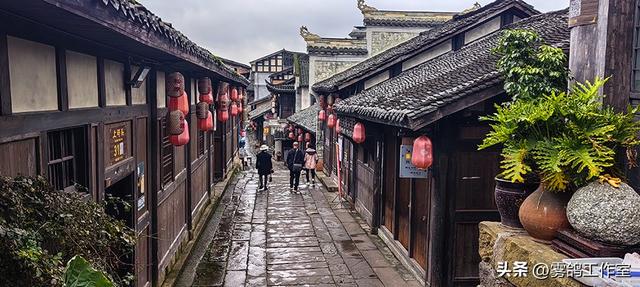 松溉古镇：在雨丝里缝补的一段旧时光