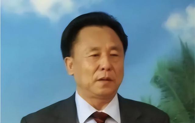 招聘10个“女秘书”生11个孩子，75岁还在拼命生娃的他，结局如何