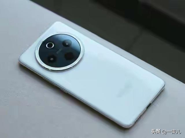 国产旗舰“三国杀：6699元档差异化突围，谁戳中了你的核心需求？