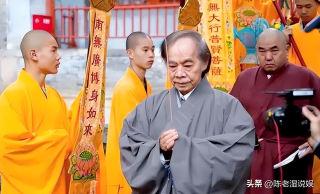 原来被释永信骗得最惨的人是他	，捐出上亿身家，只为安葬少林寺