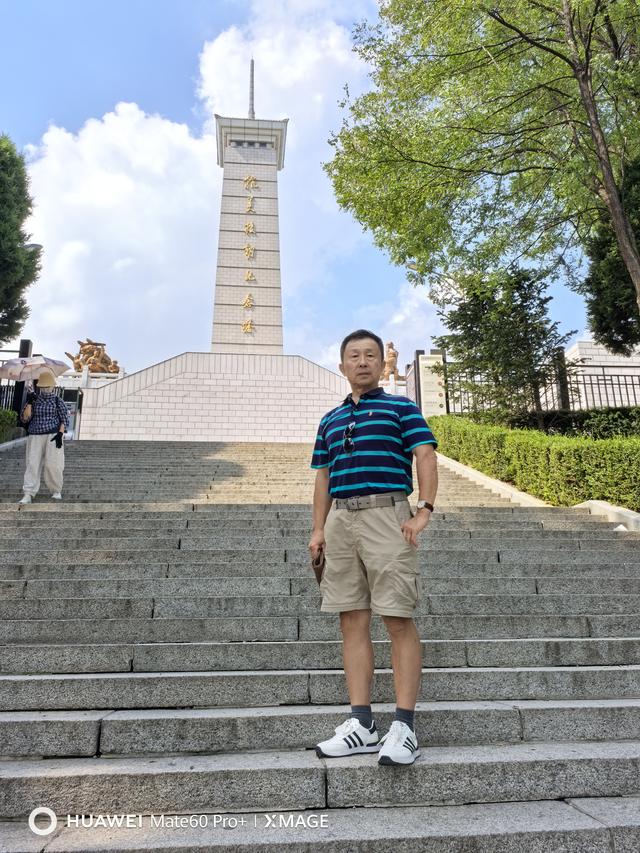 登上“丹东舰”勾起当兵回忆，参观“纪念馆”崇敬烈士英雄。