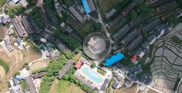 贵州大山里的荒废军工厂，5000人投入三线建设，星光球场很酷炫