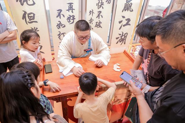 丽宝乐园古风沉浸街区《集诗·型乐》打造文旅新名片