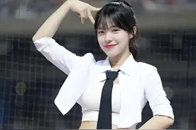 韩国啦啦队的美少女！场上舞动青春，场下个个乖宝宝图片