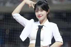 韩国啦啦队的美少女！场上舞动青春，场下个个乖宝宝图片