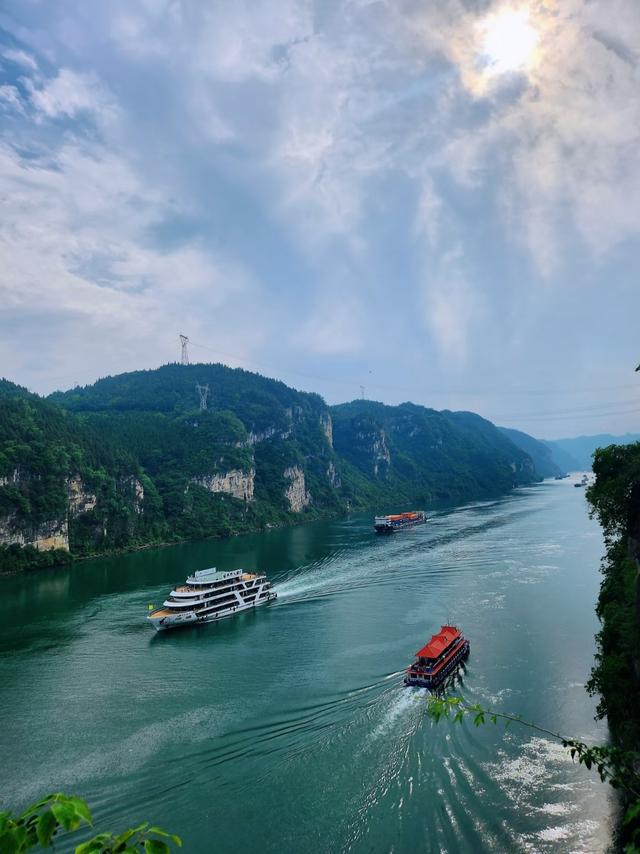 世界上只有中国湖北省宜昌市才有的全球 “独一无二的10大奇景”