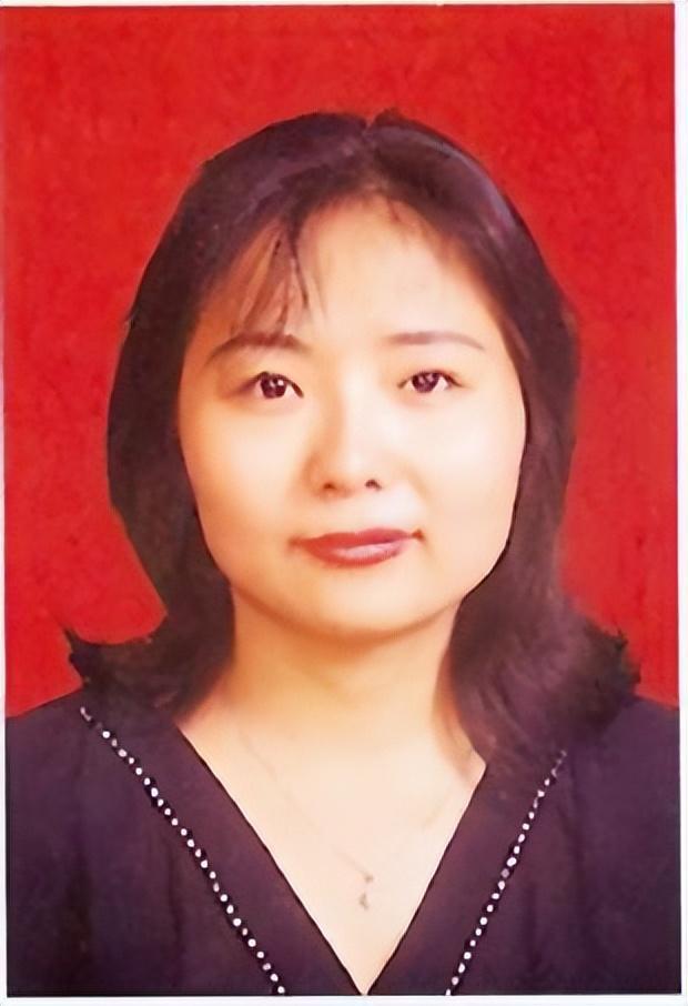 手握11万亩地皮，银行存七百多亿，她才是我国隐形“地产女首富”
