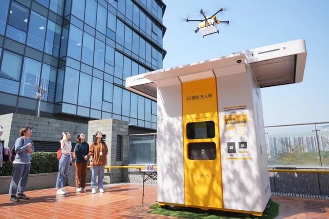 东方旋风席卷欧美！中国免签政策火出圈，老外直呼想“润”来中国