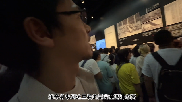 胆大！日本小伙带叔叔闯南京大屠杀馆，全程说日语，路人表情亮了