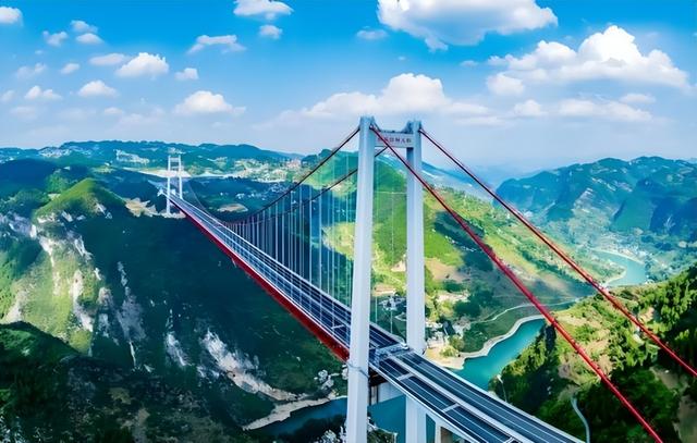 贵州建成世界第一高桥，两小时变两分钟，世行认定不宜人居的逆袭