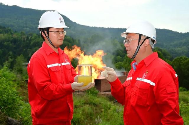巴中气田重点探井试获高产油气流！
