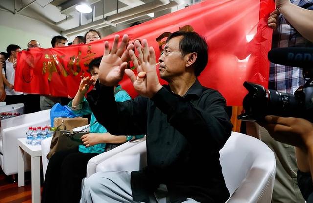 人民日报怒批，一拳就被KO的武学大师马保国，如今口碑又迎反转