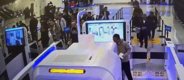 截获1只！西安咸阳机场海关截获入境航空器内活鼠，入境十分可怕